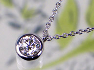 K18WGふくりん留めダイヤモンドペンダントネックレス 0.30ct