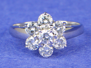 プラチナ大輪の花ダイヤモンドリング (1.01ct)