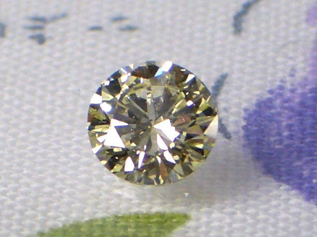 ライトイエローダイヤモンド 0.52ct